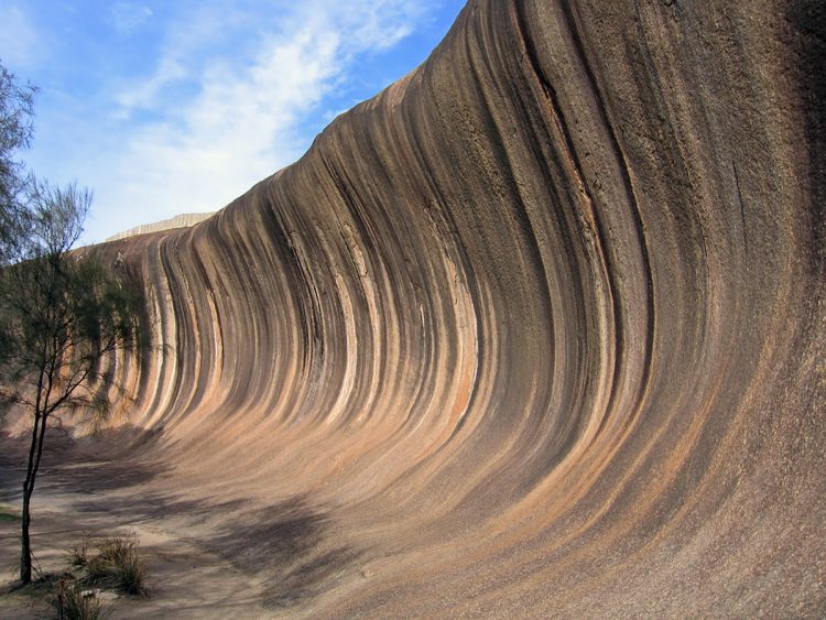 Wave Rock Hyden - Dawsons Funeral Service Area